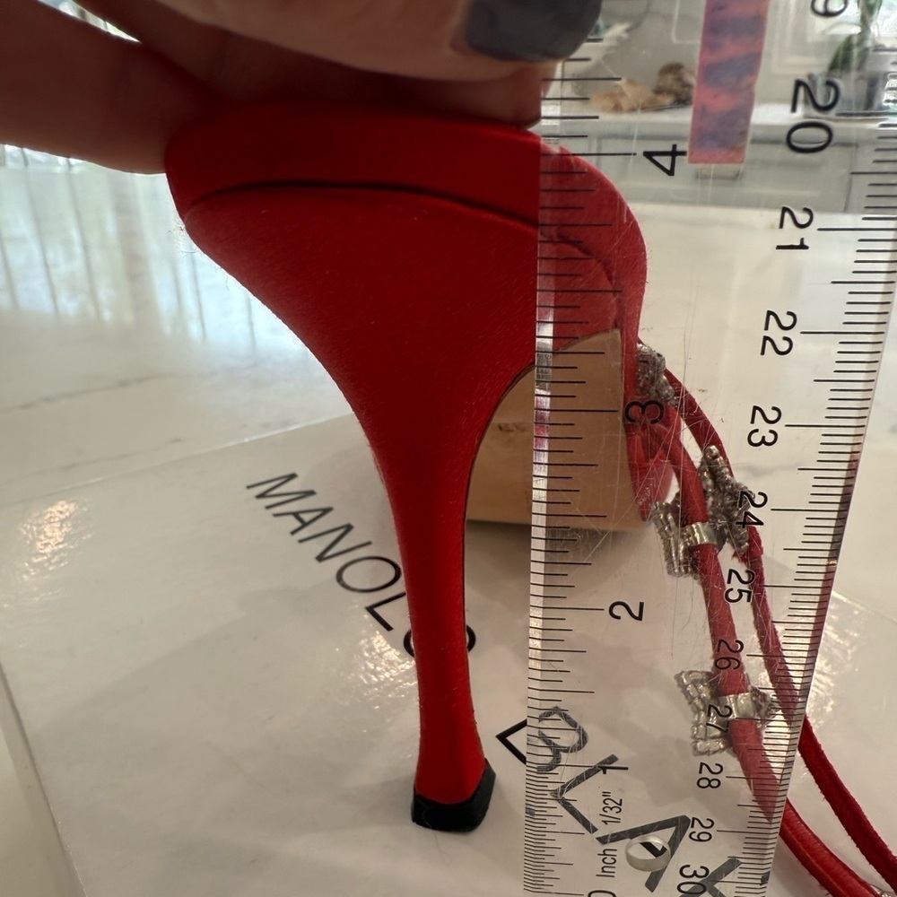 MANOLO BLAHNIKS NEW Kioto red satin pointy toe lace up stars size 39 RARE!! - Picture 3 of 12